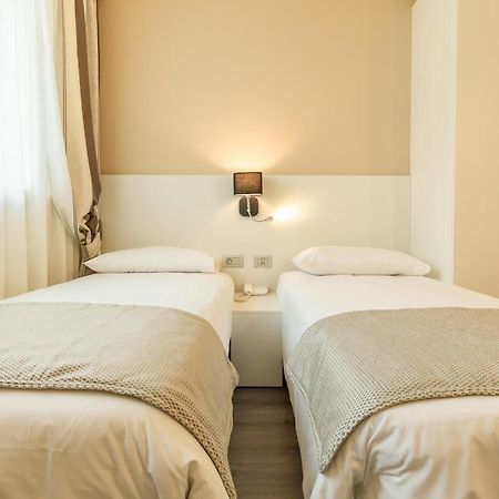 La Dolce Vita Hotel Мантон Екстер'єр фото