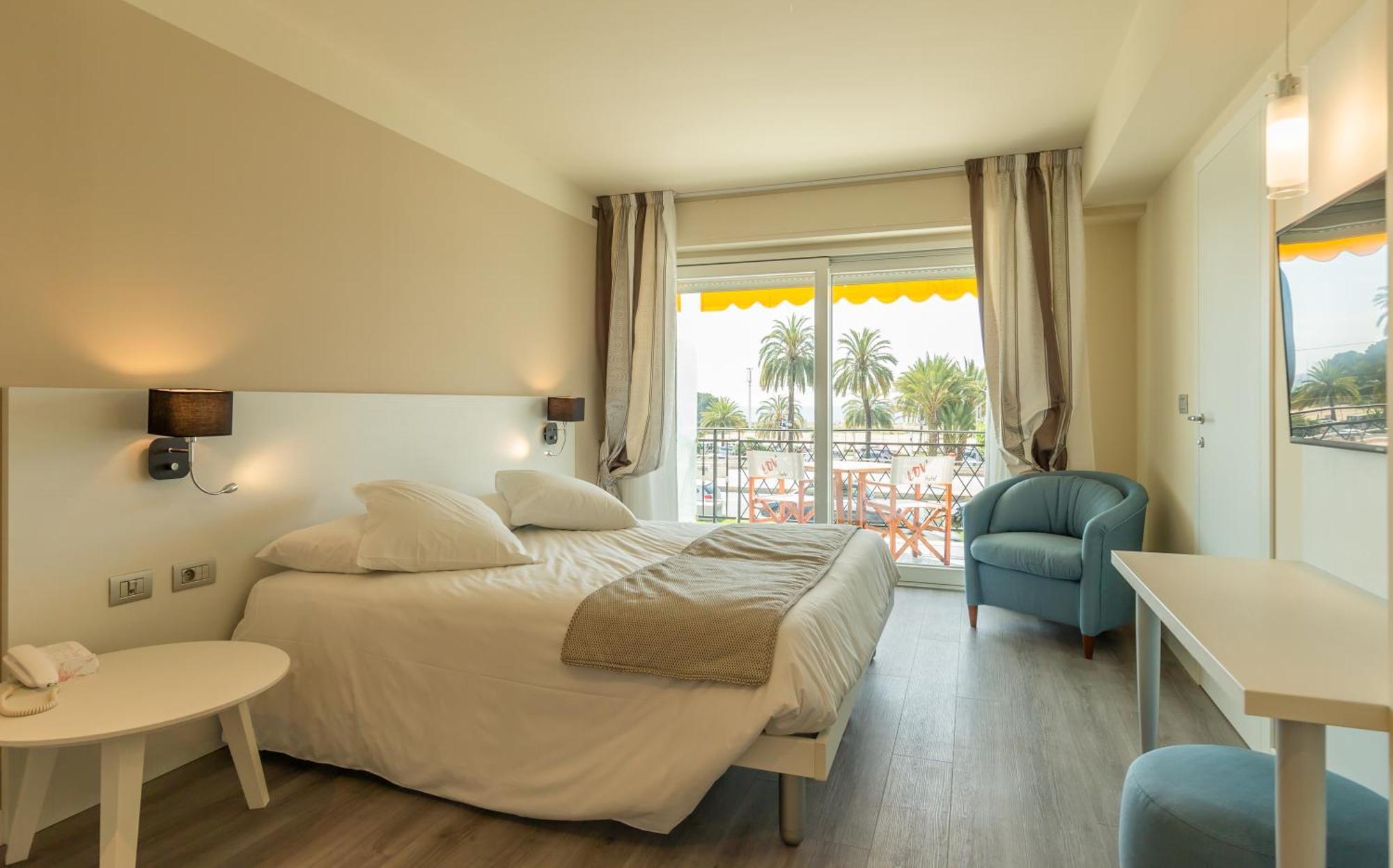 La Dolce Vita Hotel Мантон Екстер'єр фото