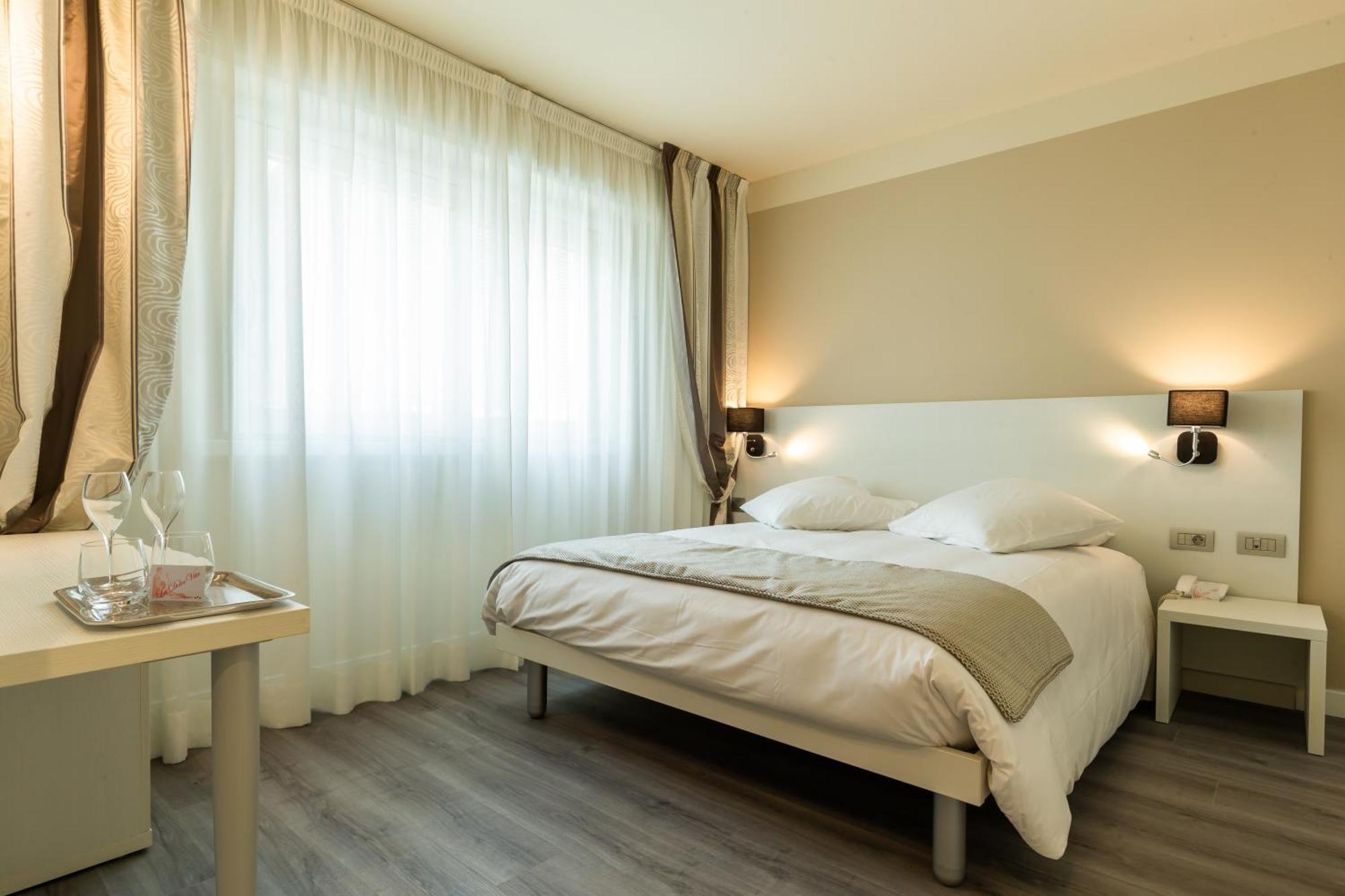 La Dolce Vita Hotel Мантон Екстер'єр фото