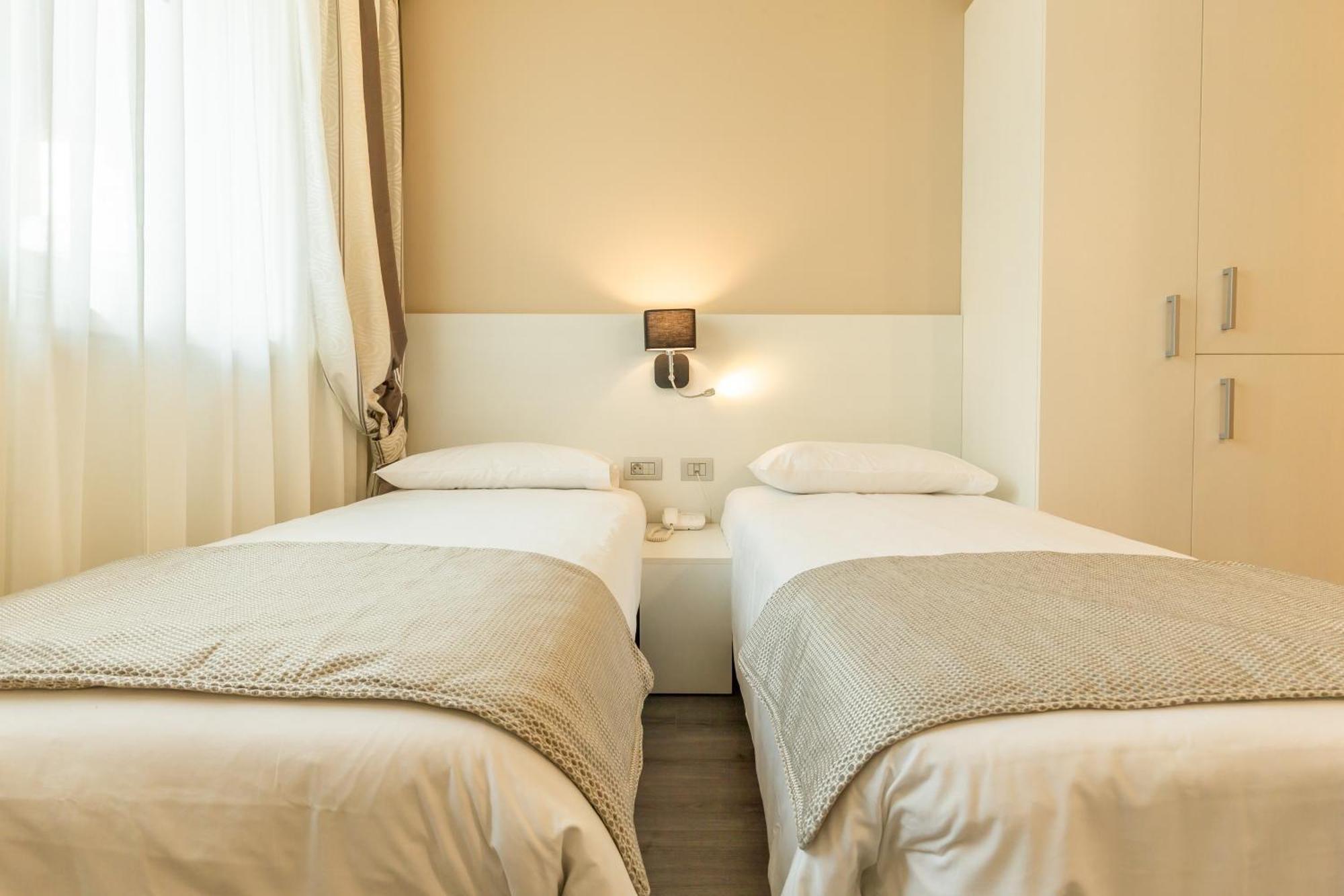 La Dolce Vita Hotel Мантон Екстер'єр фото