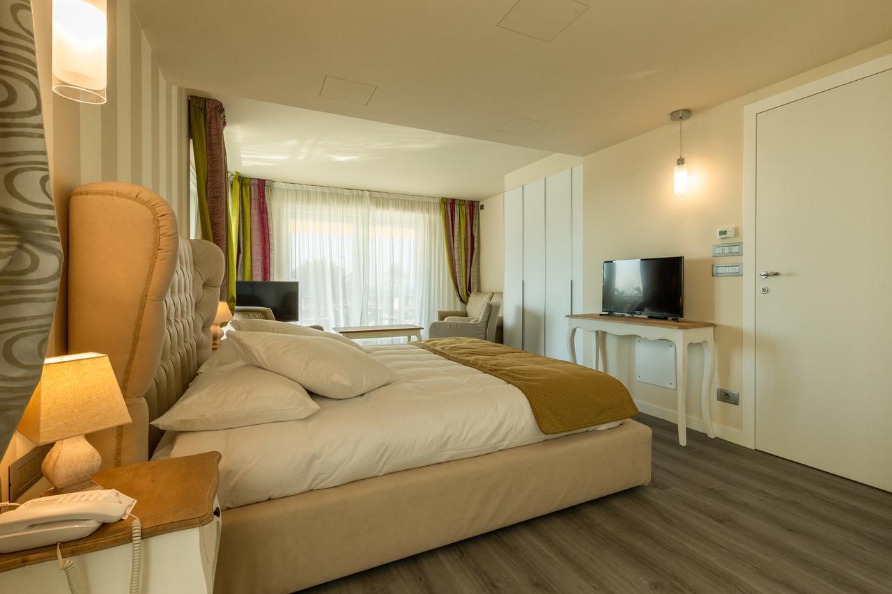 La Dolce Vita Hotel Мантон Екстер'єр фото