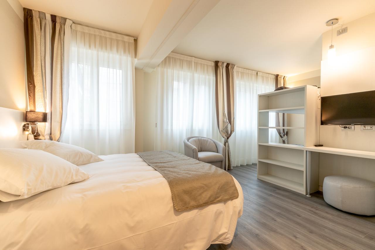 La Dolce Vita Hotel Мантон Екстер'єр фото